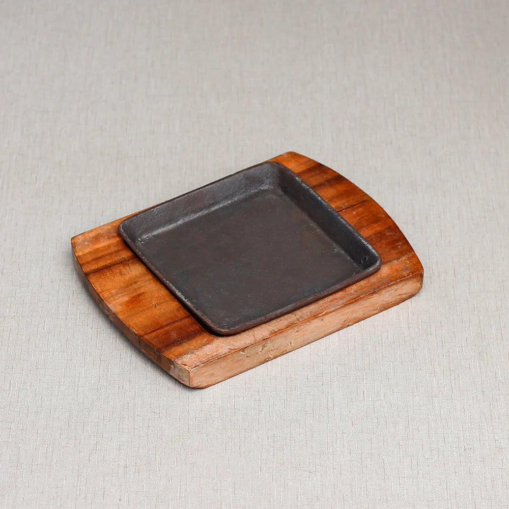 Square Plain Sizzling Dish with Wooden Base – Elegant Heat for Every Meal